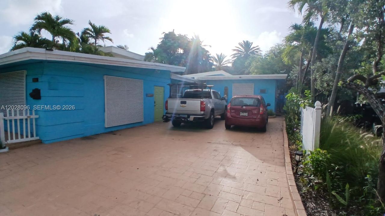 For Sale: $1,229,900 (5 beds, 4 baths, 2423 Square Feet)
