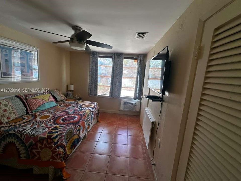 For Sale: $1,229,900 (5 beds, 4 baths, 2423 Square Feet)