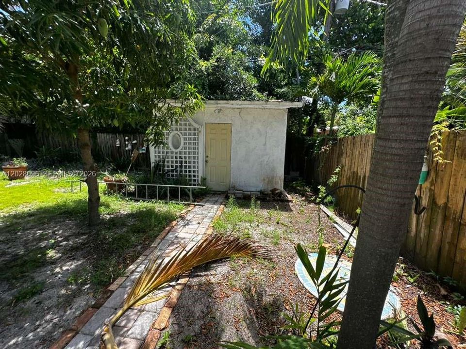 For Sale: $1,229,900 (5 beds, 4 baths, 2423 Square Feet)