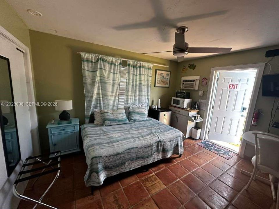 For Sale: $1,229,900 (5 beds, 4 baths, 2423 Square Feet)