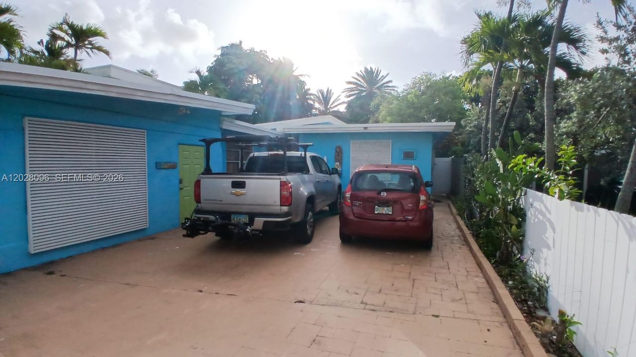 For Sale: $1,229,900 (5 beds, 4 baths, 2423 Square Feet)