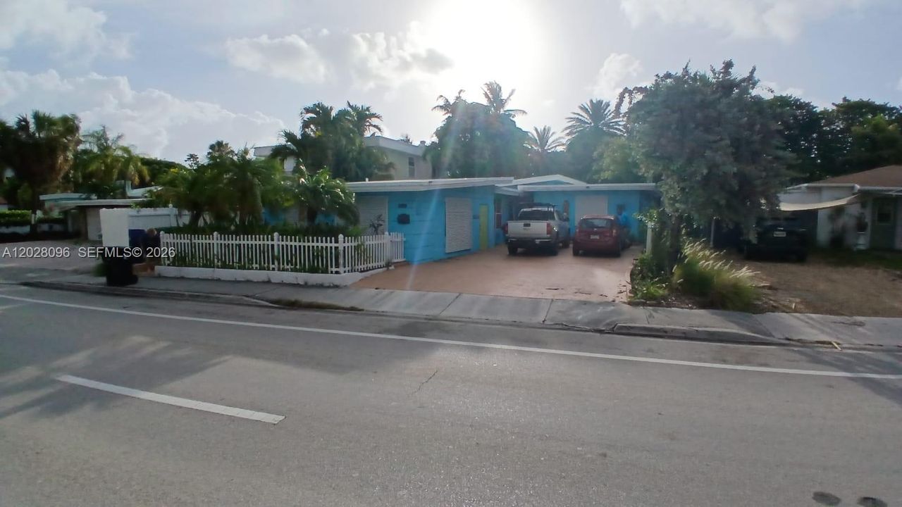 For Sale: $1,229,900 (5 beds, 4 baths, 2423 Square Feet)