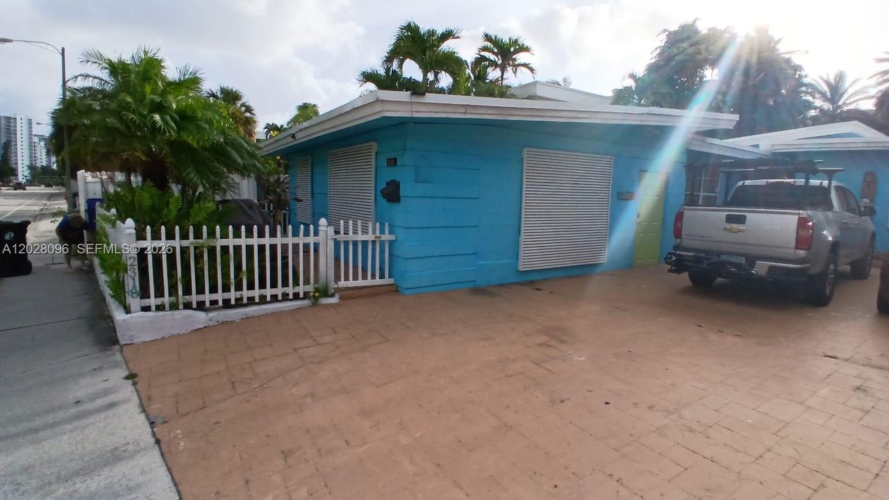 For Sale: $1,229,900 (5 beds, 4 baths, 2423 Square Feet)