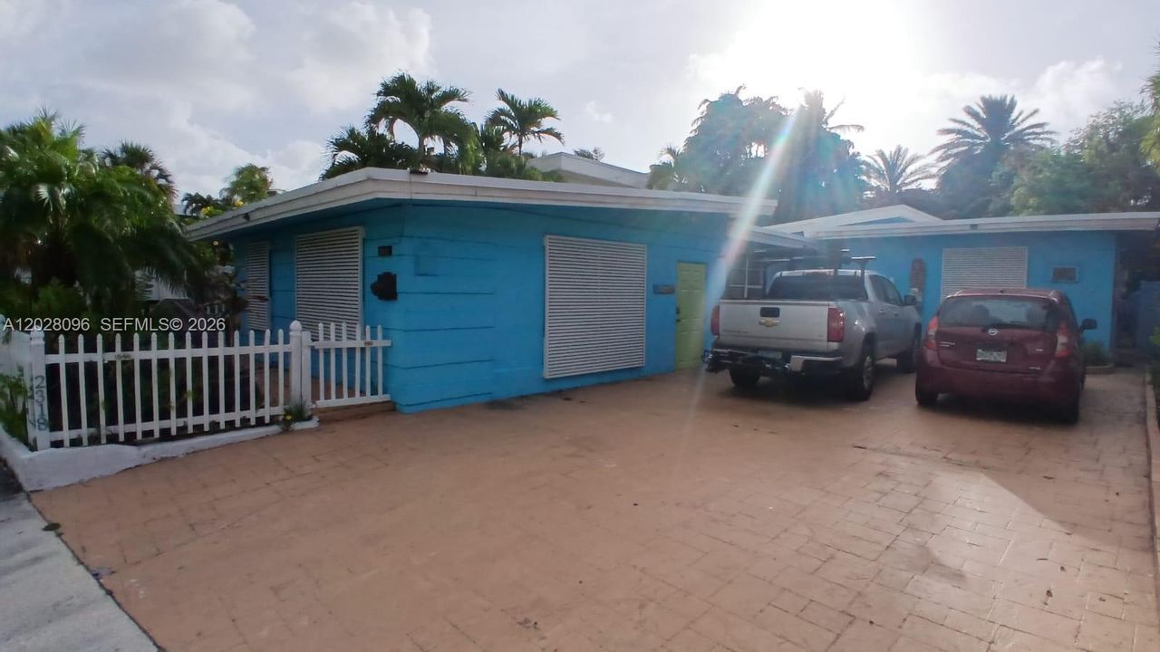 For Sale: $1,229,900 (5 beds, 4 baths, 2423 Square Feet)