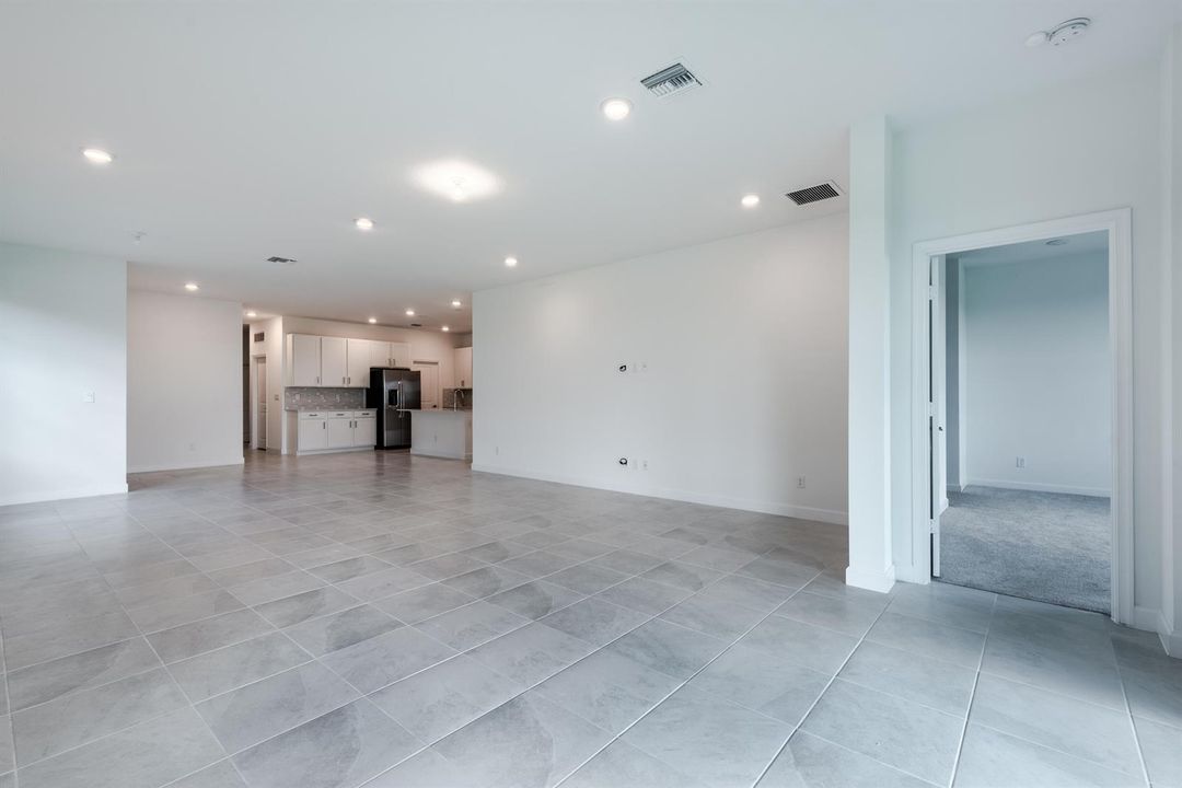 1306 Tangled Orchard Tre-23