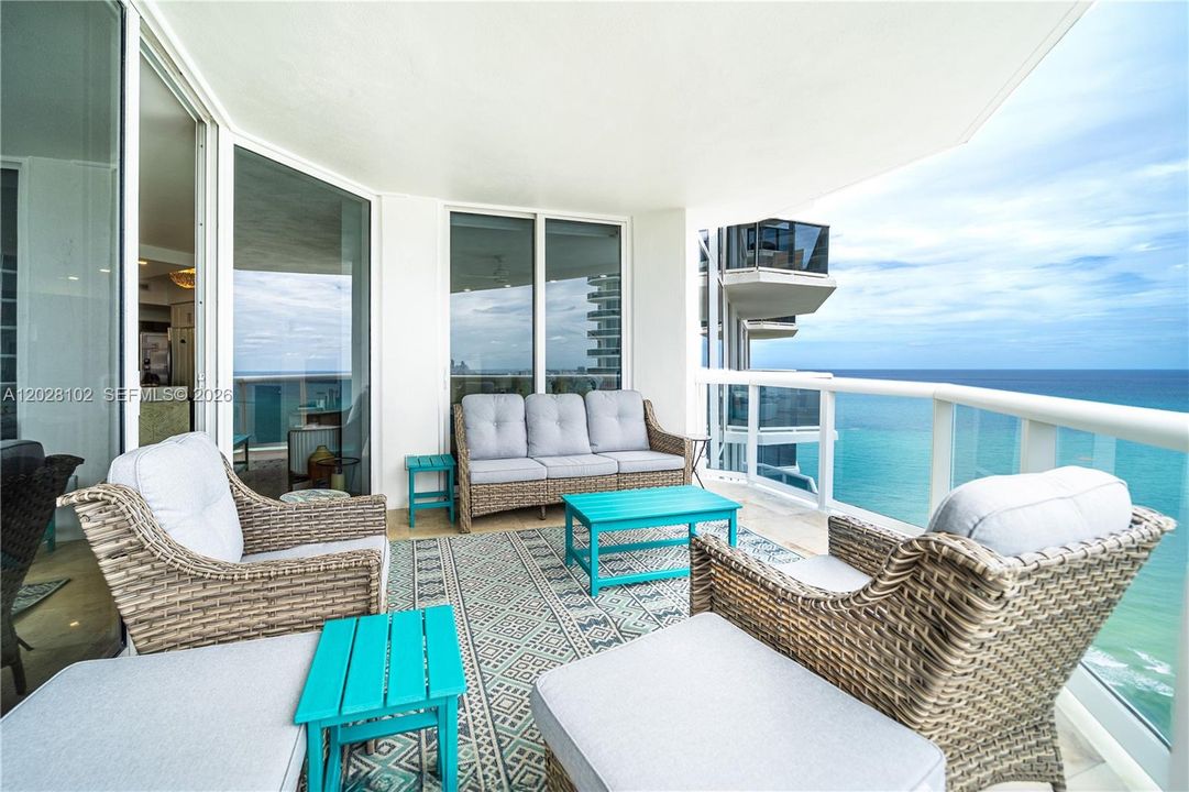 LARGE BALCONY