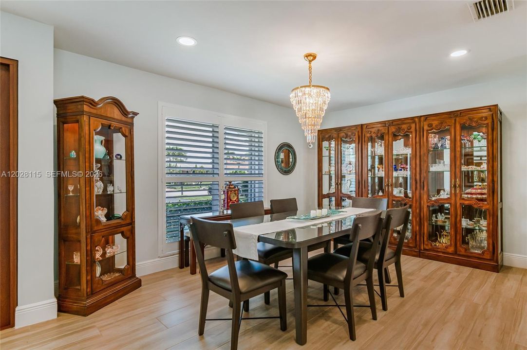 For Sale: $1,150,000 (5 beds, 3 baths, 2732 Square Feet)