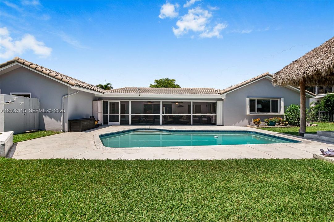 For Sale: $1,150,000 (5 beds, 3 baths, 2732 Square Feet)