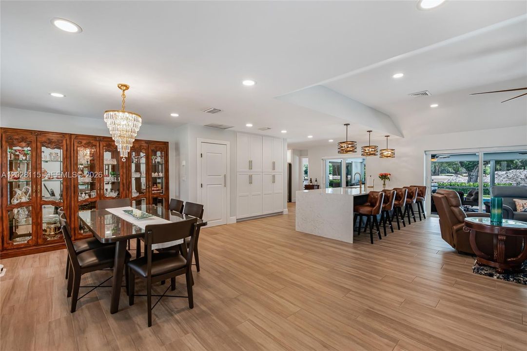 For Sale: $1,150,000 (5 beds, 3 baths, 2732 Square Feet)