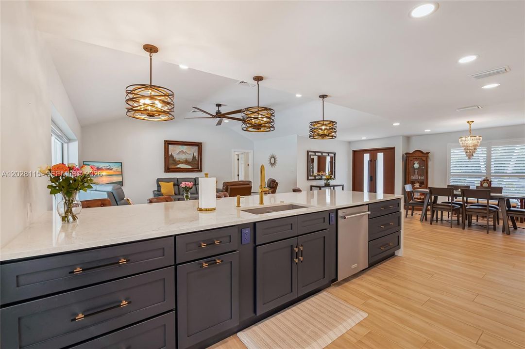 For Sale: $1,150,000 (5 beds, 3 baths, 2732 Square Feet)