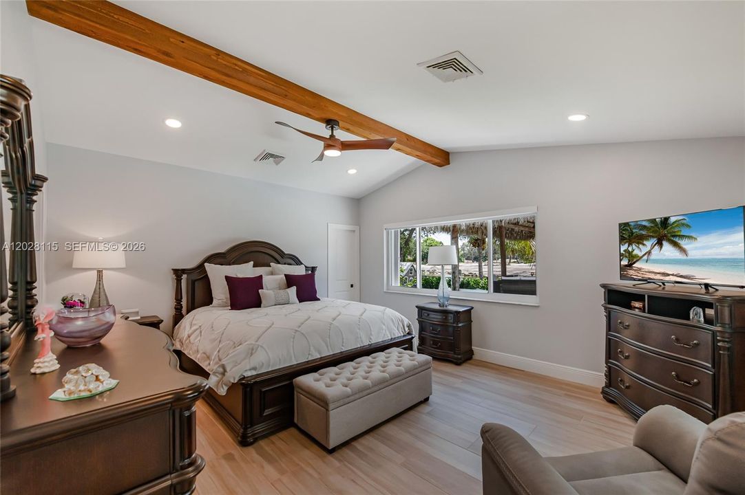 For Sale: $1,150,000 (5 beds, 3 baths, 2732 Square Feet)