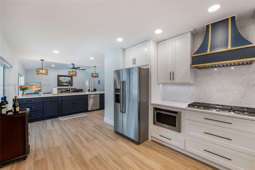 For Sale: $1,150,000 (5 beds, 3 baths, 2732 Square Feet)