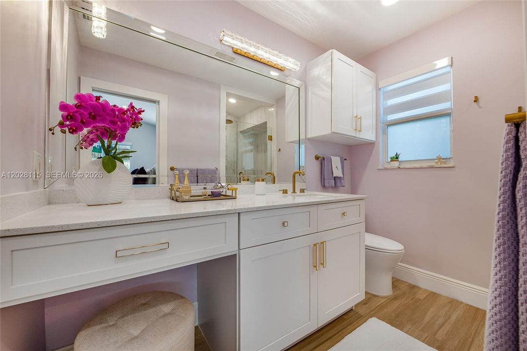 For Sale: $1,150,000 (5 beds, 3 baths, 2732 Square Feet)