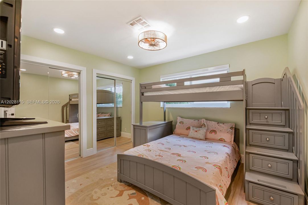 For Sale: $1,150,000 (5 beds, 3 baths, 2732 Square Feet)