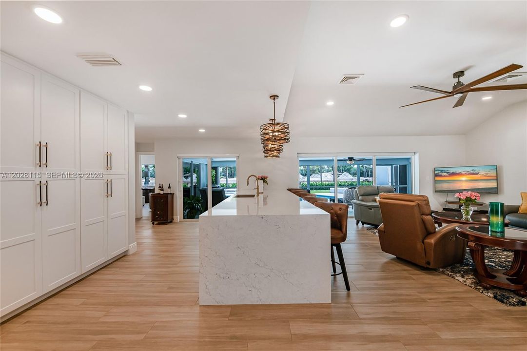 For Sale: $1,150,000 (5 beds, 3 baths, 2732 Square Feet)