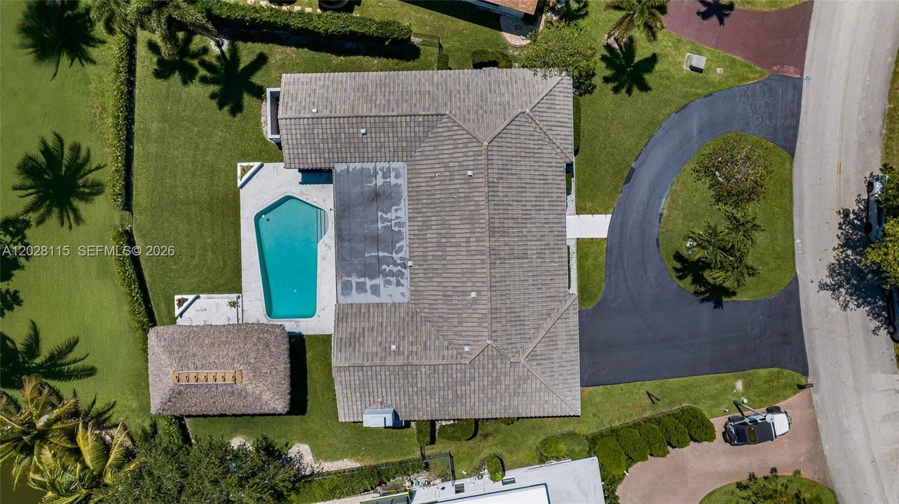 For Sale: $1,150,000 (5 beds, 3 baths, 2732 Square Feet)