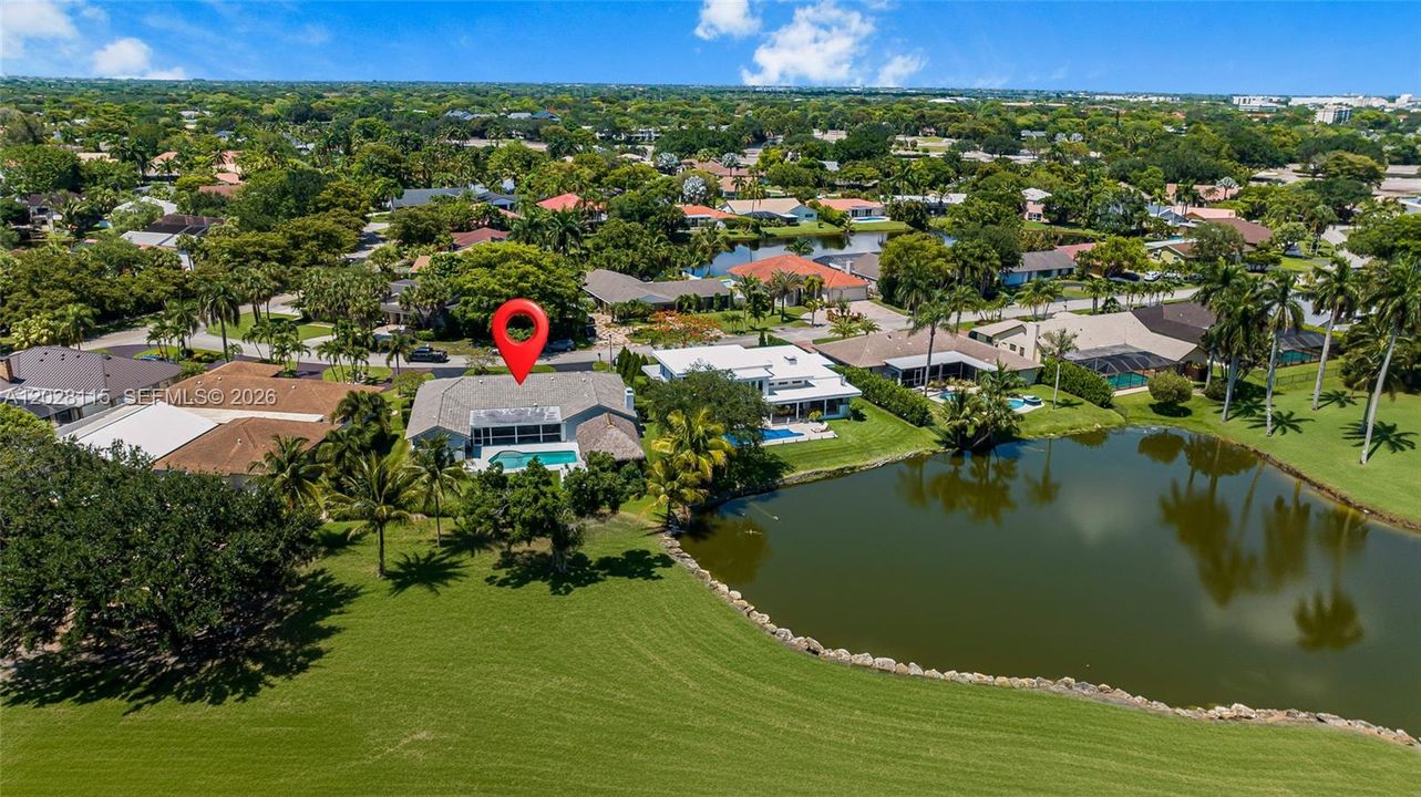 For Sale: $1,150,000 (5 beds, 3 baths, 2732 Square Feet)