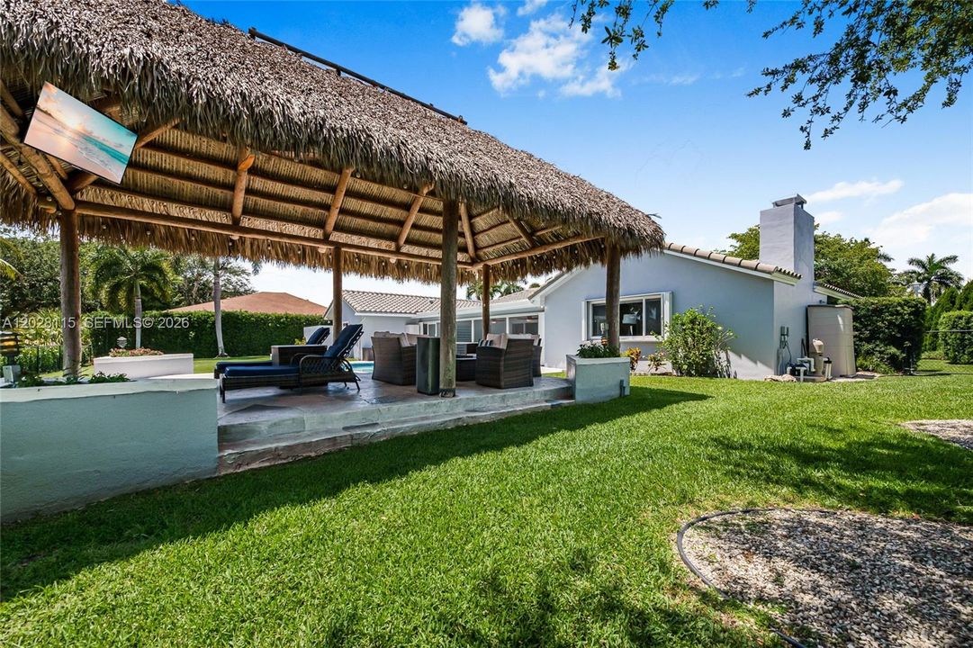 For Sale: $1,150,000 (5 beds, 3 baths, 2732 Square Feet)