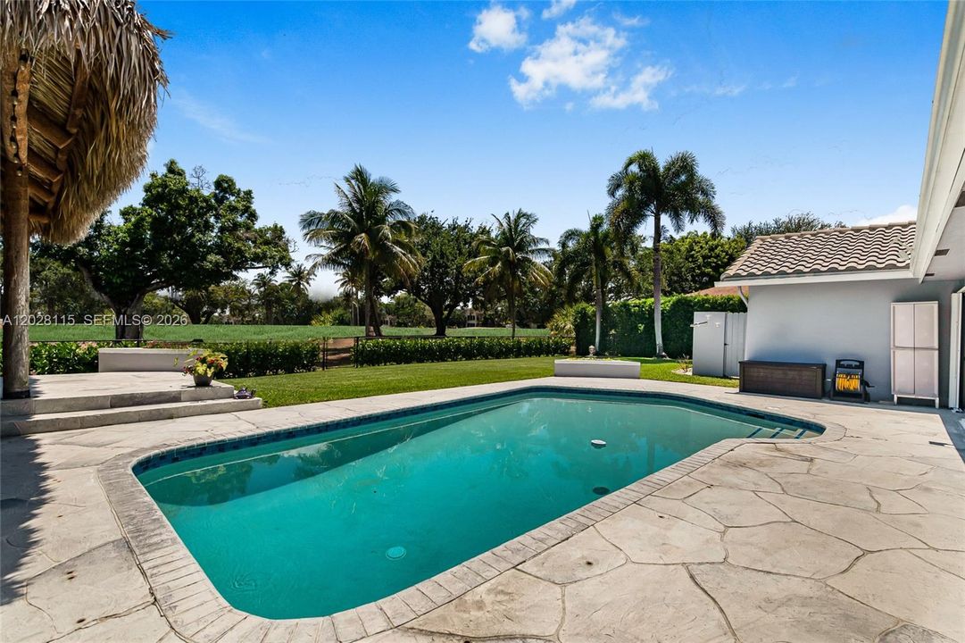 For Sale: $1,150,000 (5 beds, 3 baths, 2732 Square Feet)