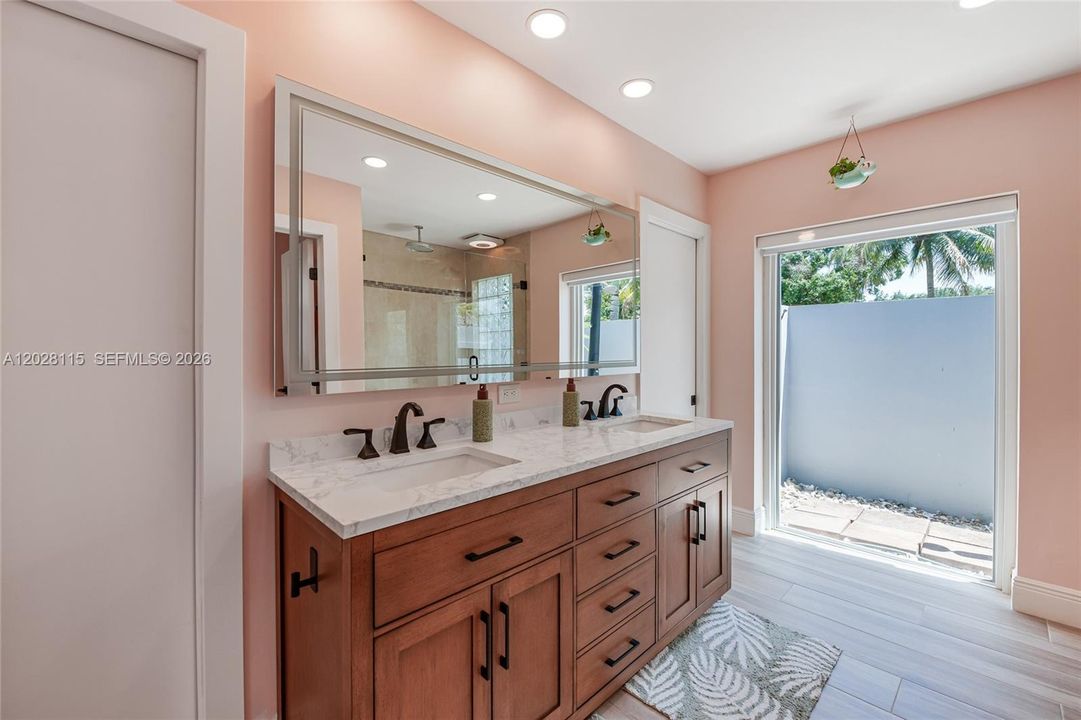 For Sale: $1,150,000 (5 beds, 3 baths, 2732 Square Feet)