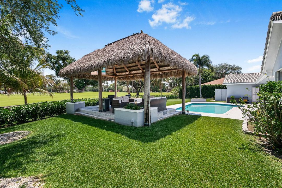 For Sale: $1,150,000 (5 beds, 3 baths, 2732 Square Feet)