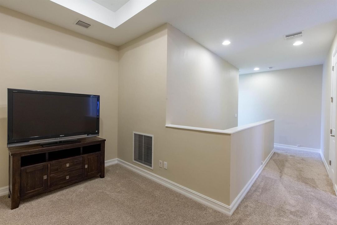 Flex loft space