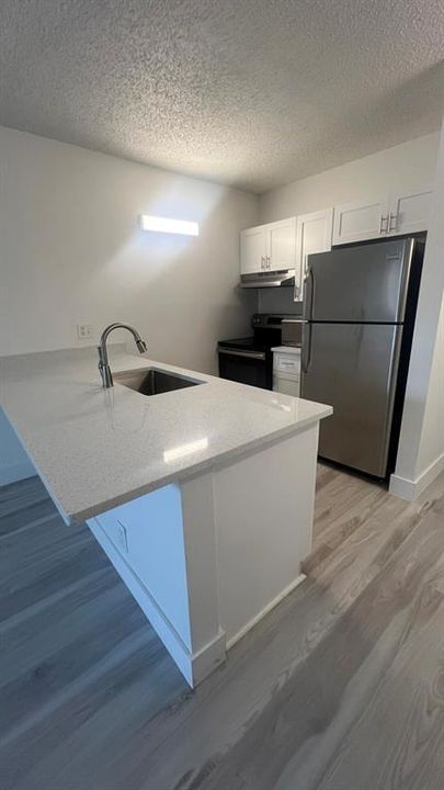 2501 RIVERSIDE 206 KITCHEN 8