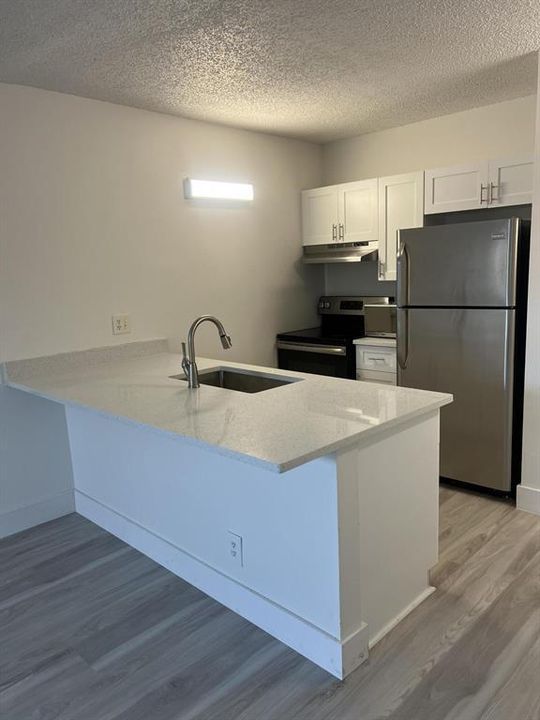 2501 RIVERSIDE 206 KITCHEN 2
