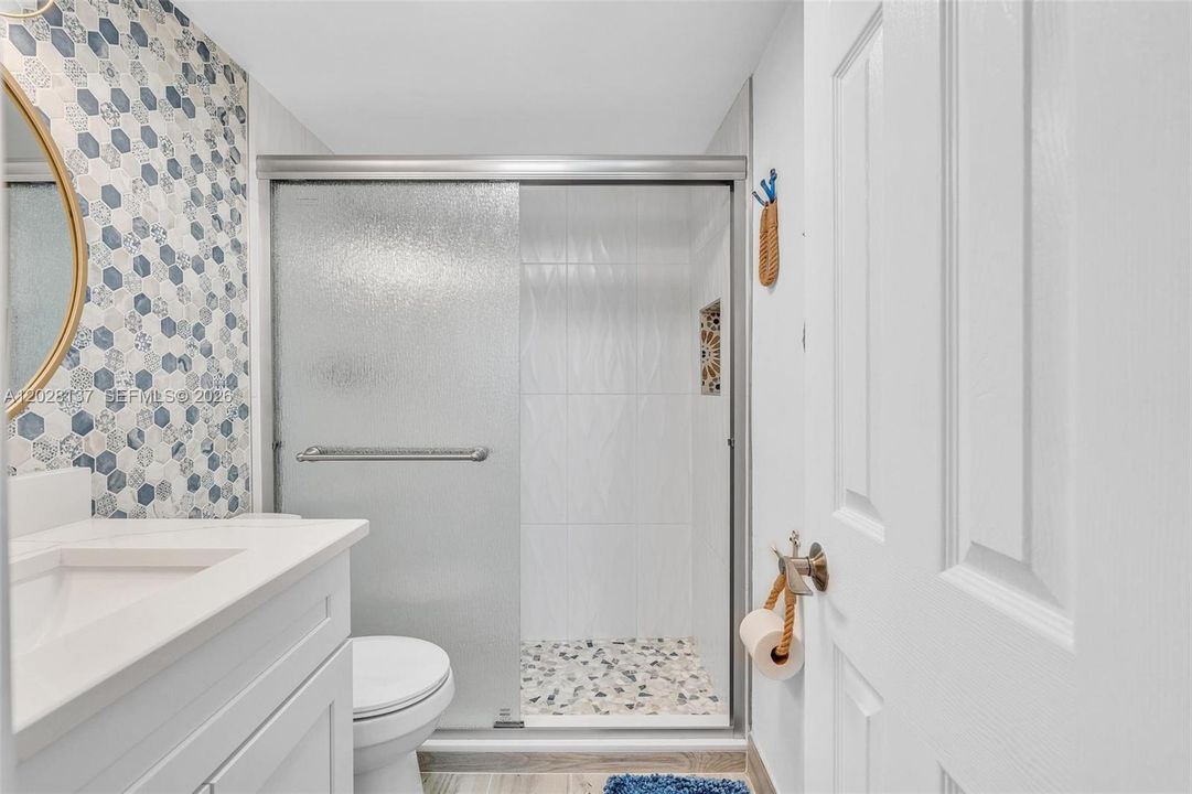 For Sale: $345,000 (2 beds, 2 baths, 963 Square Feet)