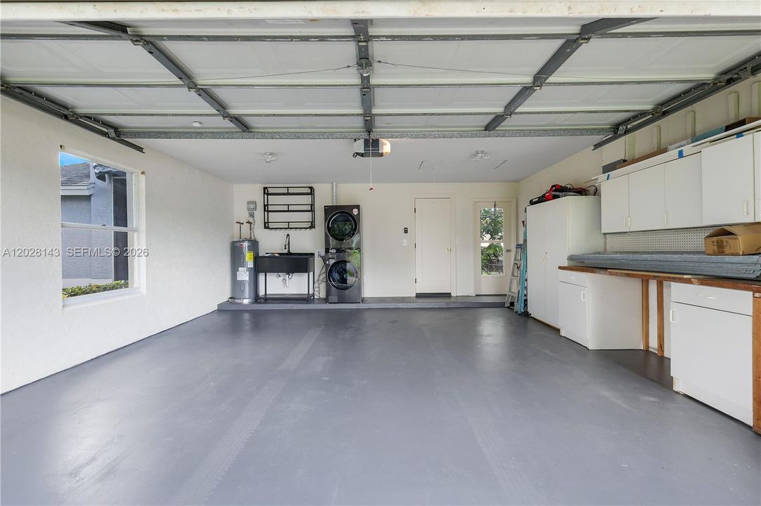 For Sale: $448,000 (2 beds, 2 baths, 1300 Square Feet)