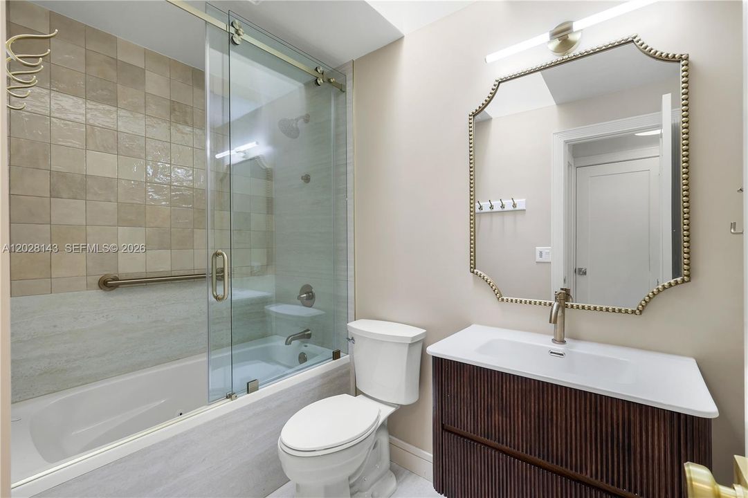 For Sale: $448,000 (2 beds, 2 baths, 1300 Square Feet)