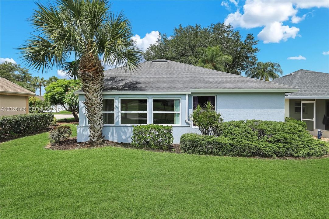 For Sale: $448,000 (2 beds, 2 baths, 1300 Square Feet)