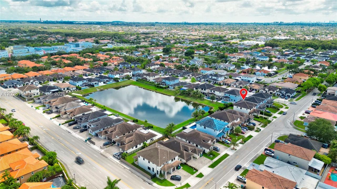 Vendido Recientemente: $920,000 (4 camas, 4 baños, 2921 Pies cuadrados)