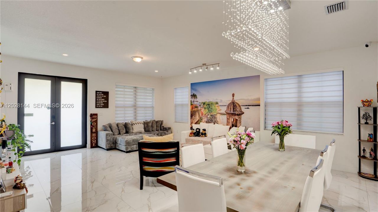 Vendido Recientemente: $920,000 (4 camas, 4 baños, 2921 Pies cuadrados)