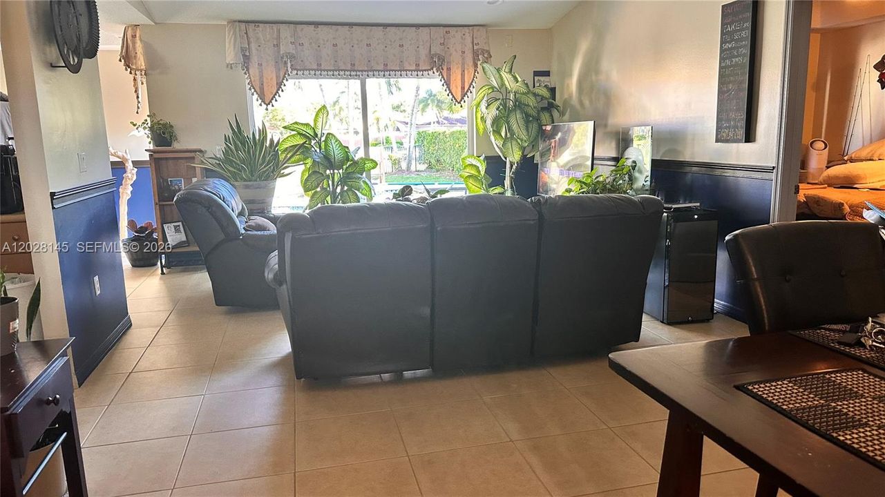 Active With Contract: $645,000 (3 beds, 2 baths, 1659 Square Feet)