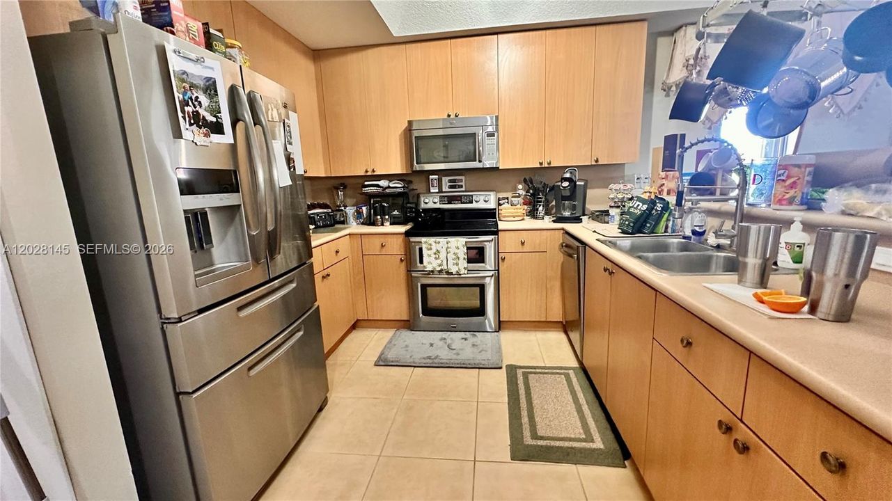 Active With Contract: $645,000 (3 beds, 2 baths, 1659 Square Feet)