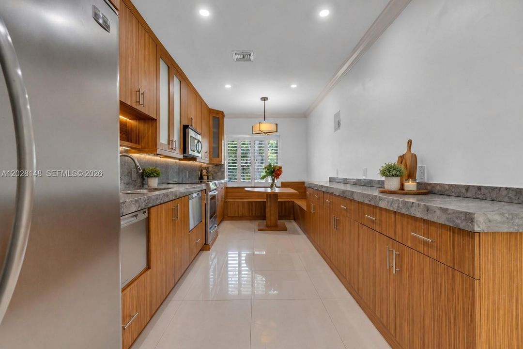 For Sale: $1,790,000 (4 beds, 4 baths, 1903 Square Feet)