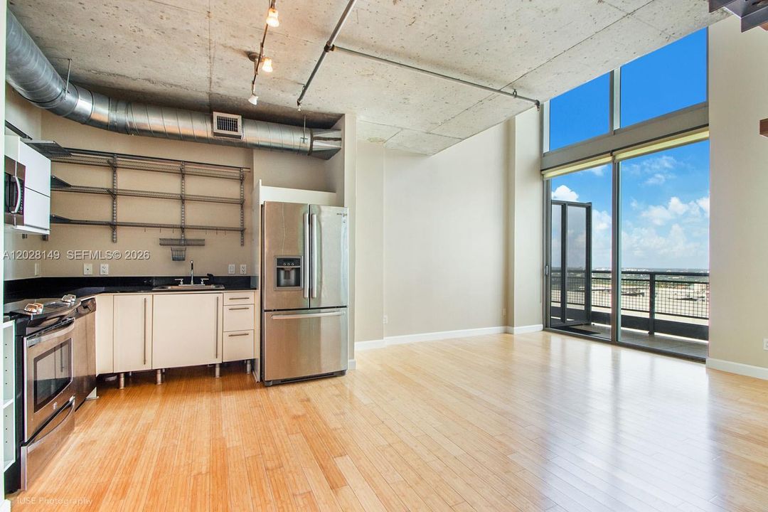 For Sale: $650,000 (2 beds, 2 baths, 1255 Square Feet)