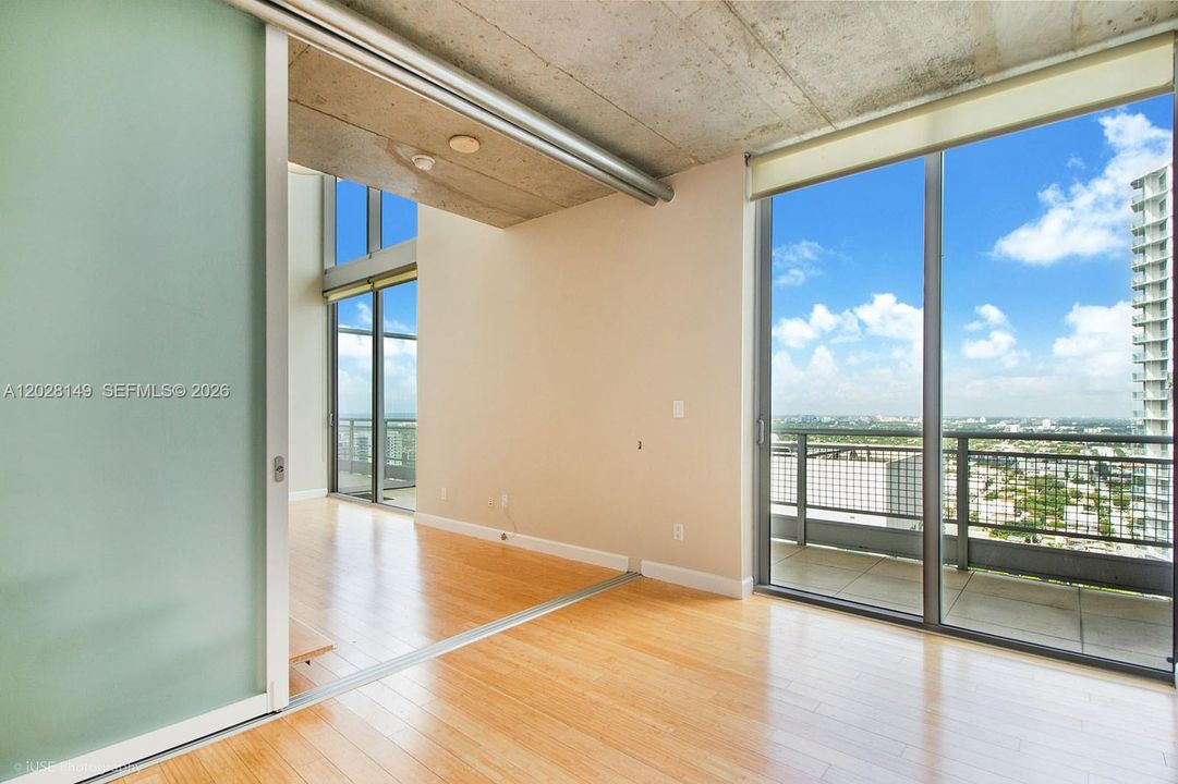 For Sale: $650,000 (2 beds, 2 baths, 1255 Square Feet)