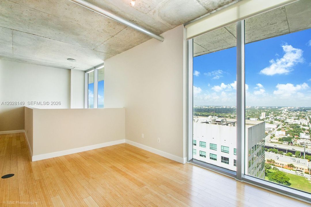 For Sale: $650,000 (2 beds, 2 baths, 1255 Square Feet)