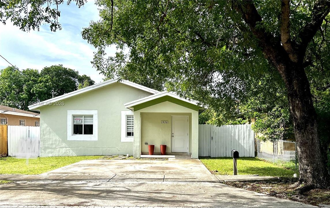 For Sale: $529,000 (4 beds, 2 baths, 1427 Square Feet)