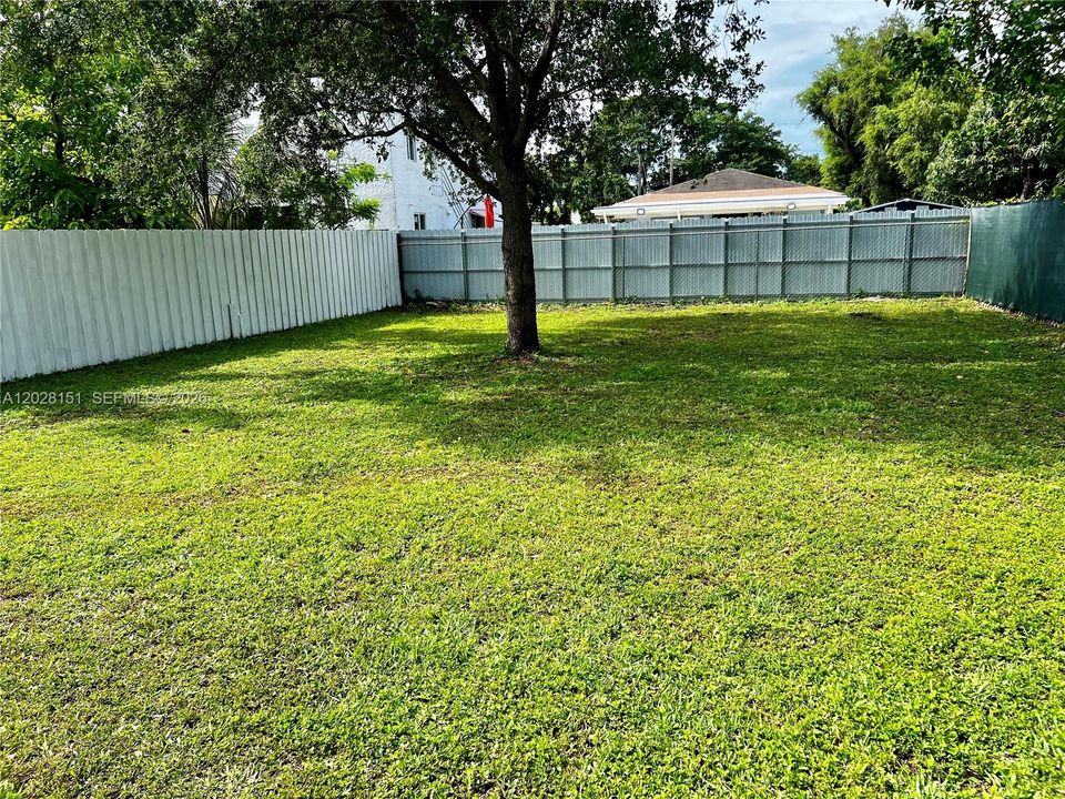 For Sale: $529,000 (4 beds, 2 baths, 1427 Square Feet)