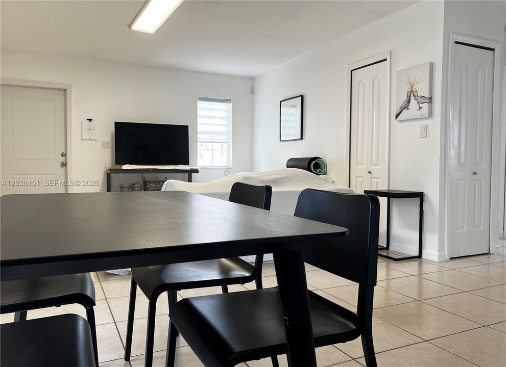 For Sale: $529,000 (4 beds, 2 baths, 1427 Square Feet)
