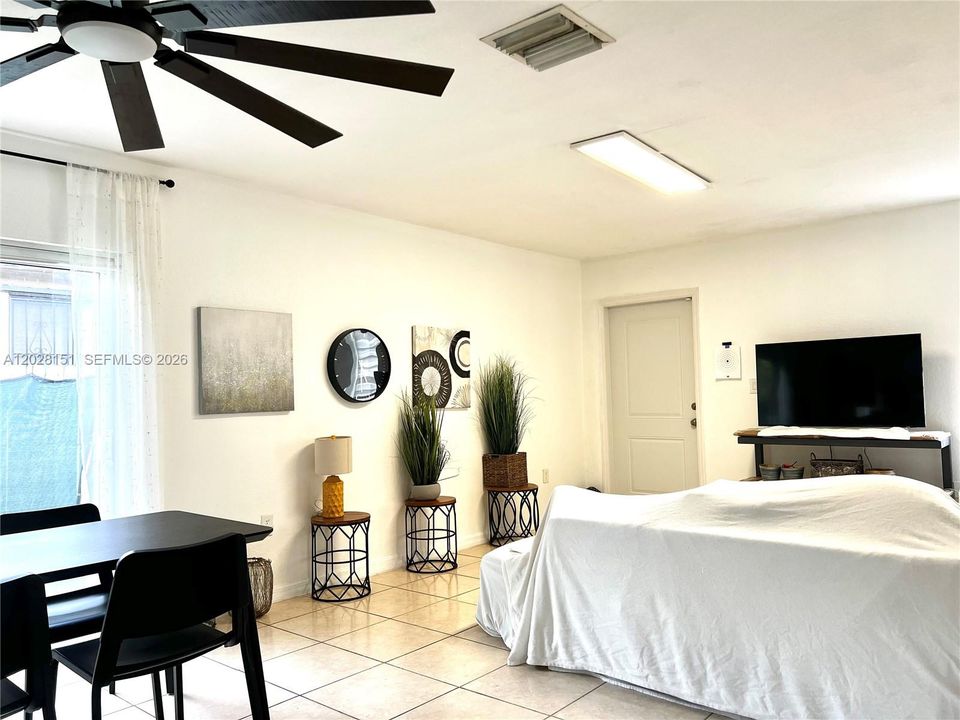 For Sale: $529,000 (4 beds, 2 baths, 1427 Square Feet)