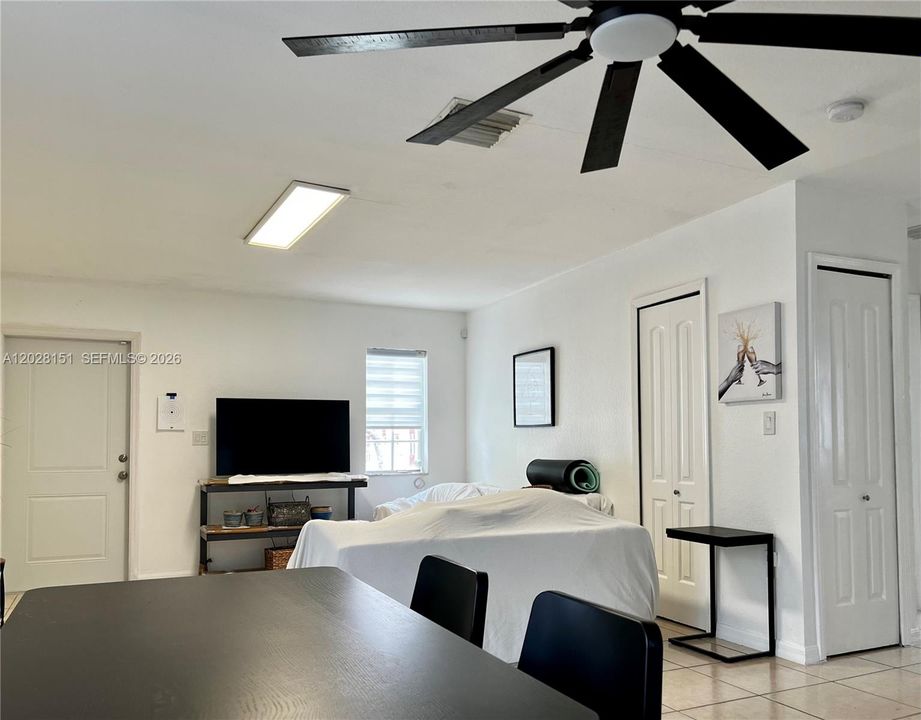 For Sale: $529,000 (4 beds, 2 baths, 1427 Square Feet)