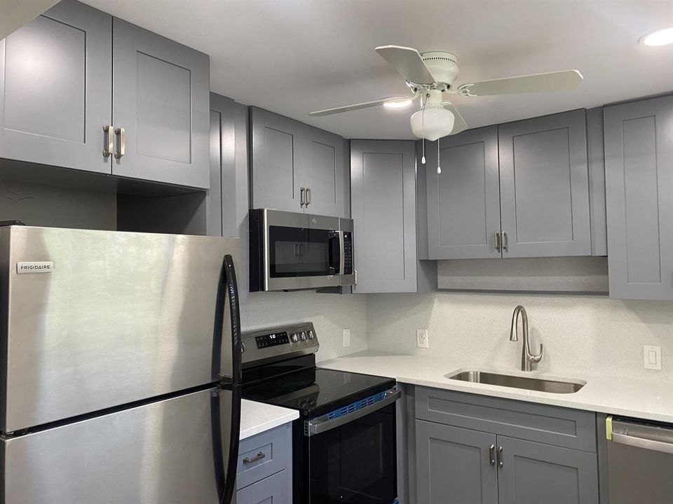 MAJESTIC KITCHEN