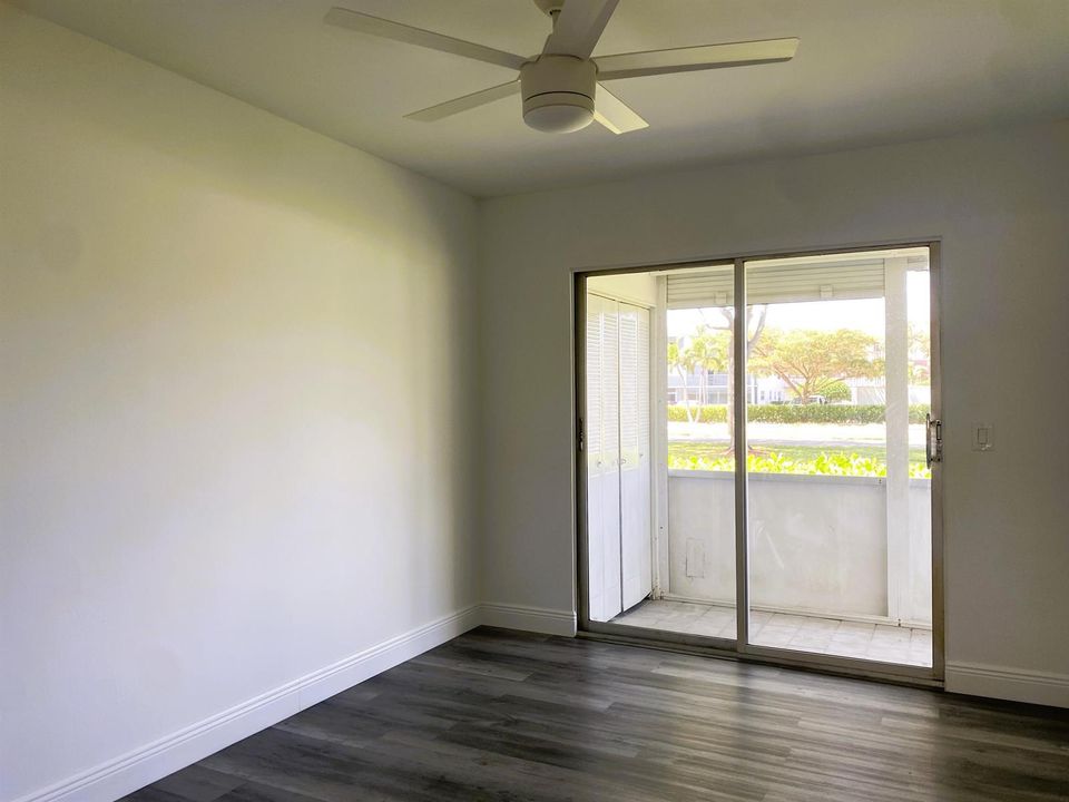 GUEST BED LEADS TO PATIO