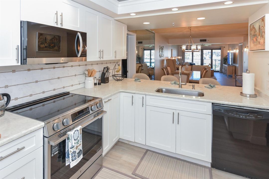 901 Seafarer Cir_#302_Marina Brier_8