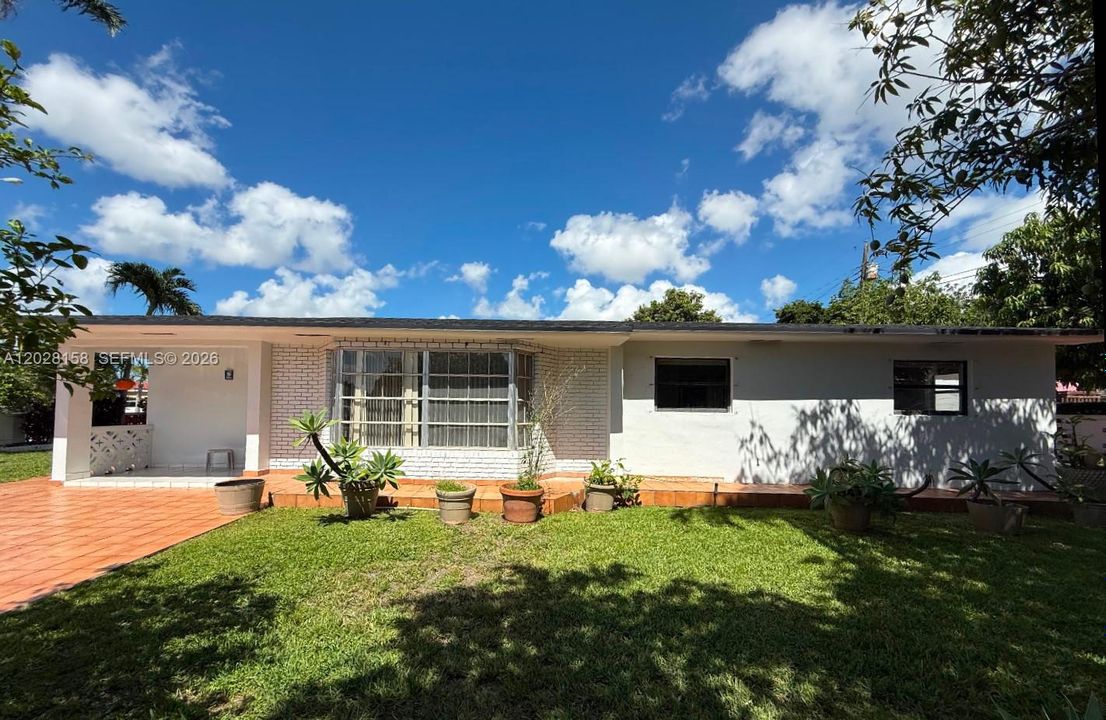 For Sale: $686,000 (4 beds, 3 baths, 1912 Square Feet)