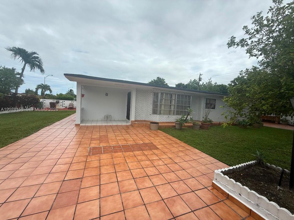 For Sale: $686,000 (4 beds, 3 baths, 1912 Square Feet)